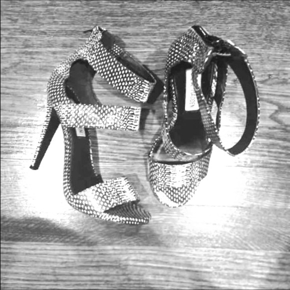 Steve Madden strappy scandals